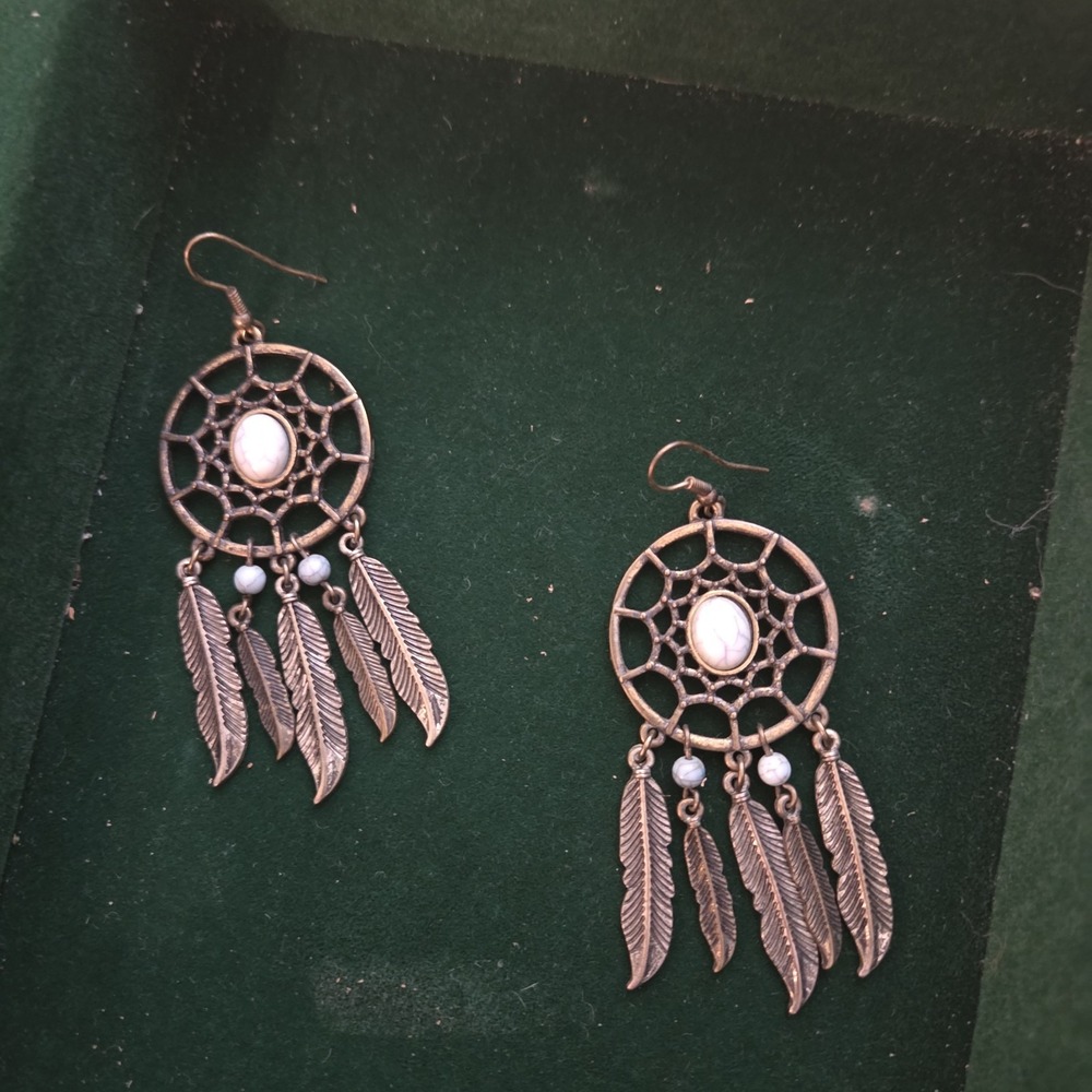 Vintage Dream Catcher Dangle Earrings White Howlite Stone Feathers Boho